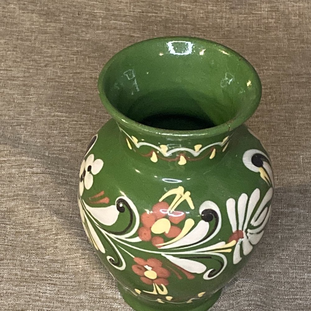 GREEN FLOWER VASE WITH FLORAL DESIGN MADE IN HUNGARY - Picture 2 of 8